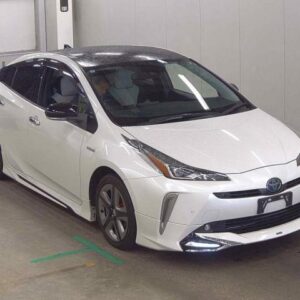 2019 Toyota Prius pearl gasoline used car Japan export