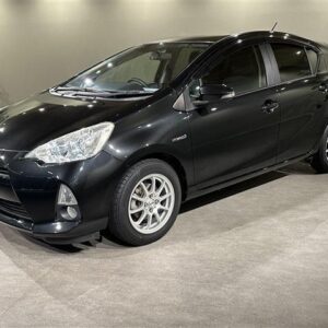 2012 Toyota Aqua black hybrid used car Japan export