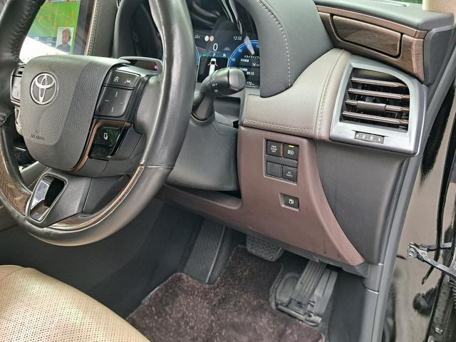 Ref:AUX-24680065 TOYOTA ALPHARD HYBRID 2023 19 Ref:AUX-24680065 TOYOTA ALPHARD HYBRID 2023 - Image 19