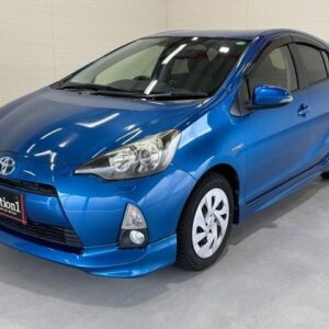 2013 Toyota Aqua blue hybrid used car Japan export