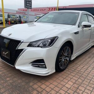 2017 Toyota Crown Hybrid pearl hybrid used car Japan export