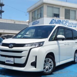 2024 Toyota Noah pearl gasoline used car Japan export