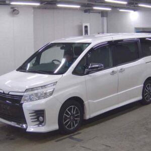 2015 Toyota Voxy pearl gasoline used car Japan export
