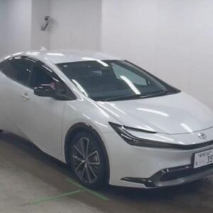 2024 Toyota Prius pearl gasoline used car Japan export