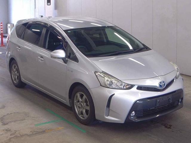 Ref:AUX-24691090 TOYOTA PRIUS ALPHA 2015 1 2015 Toyota Prius Alpha silver gasoline used car Japan export