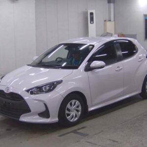 2020 Toyota Yaris pink gasoline used car Japan export