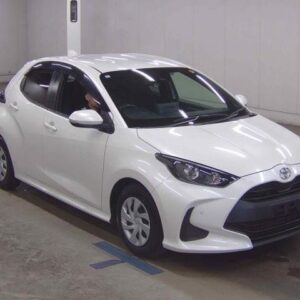 2021 Toyota Yaris pearl gasoline used car Japan export