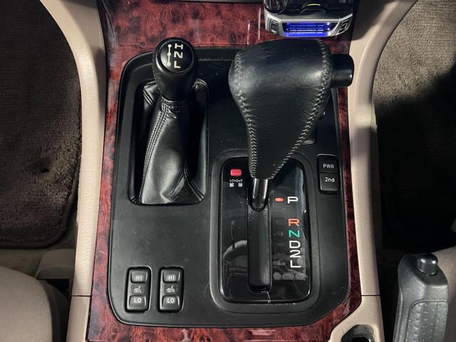 Ref:AUX-24701264 TOYOTA LAND CRUISER 100 2002 17 Ref:AUX-24701264 TOYOTA LAND CRUISER 100 2002 - Image 17