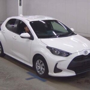 2021 Toyota Yaris white gasoline used car Japan export