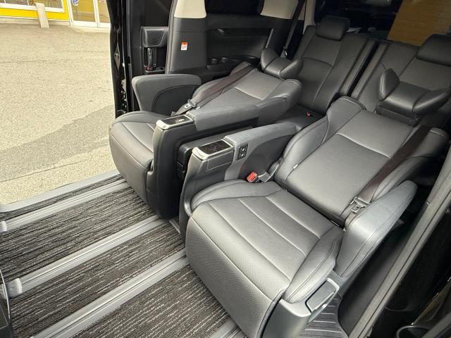 Ref:AUX-24706723 TOYOTA ALPHARD 2023 7 Ref:AUX-24706723 TOYOTA ALPHARD 2023 - Image 7