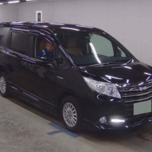 2017 Toyota Noah black gasoline used car Japan export