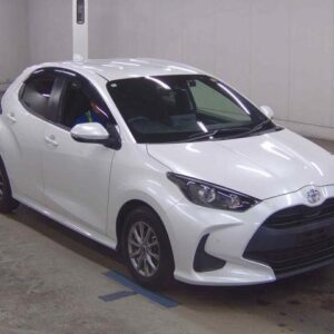 2022 Toyota Yaris pearl gasoline used car Japan export