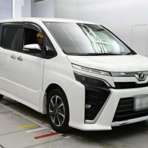 2018 Toyota Voxy pearl gasoline used car Japan export