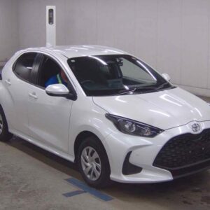 2024 Toyota Yaris pearl gasoline used car Japan export