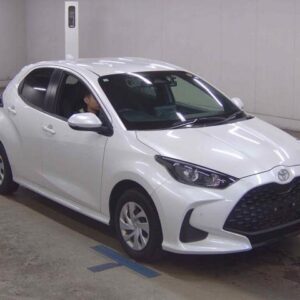 2024 Toyota Yaris pearl gasoline used car Japan export