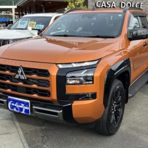 2025 Mitsubishi Triton orange diesel used car Japan export