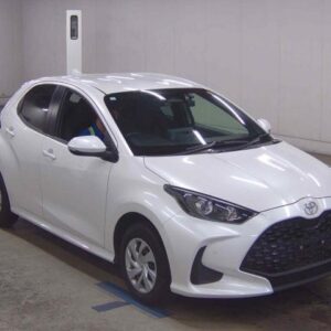 2024 Toyota Yaris pearl gasoline used car Japan export