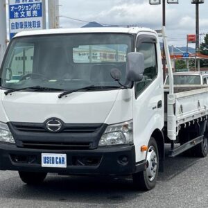 2013 Hino Dutro white diesel used car Japan export
