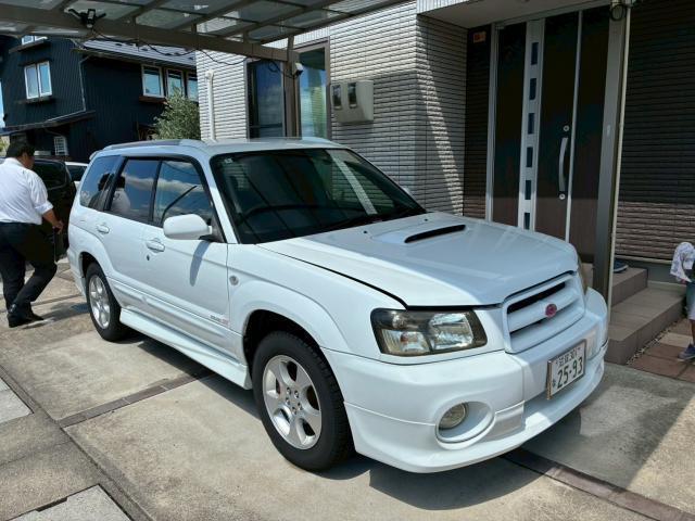 Ref:AUX-24731620 SUBARU FORESTER 2002 1 2002 Subaru Forester white gasoline used car Japan export