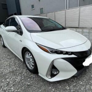 2017 Toyota Prius Phv pearl hybrid used car Japan export