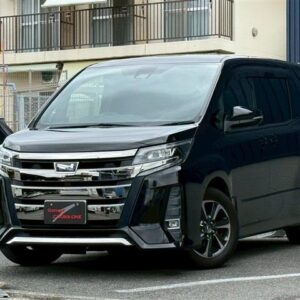 2017 Toyota Noah black gasoline used car Japan export