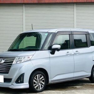 2017 Toyota Roomy silver gasoline used car Japan export