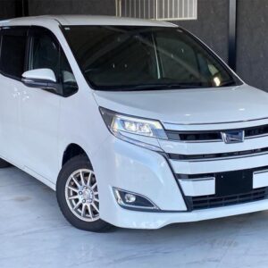 2020 Toyota Noah pearl hybrid used car Japan export