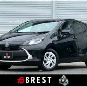 2024 Toyota Aqua black hybrid used car Japan export