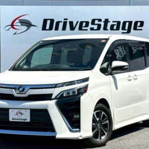 2018 Toyota Voxy pearl gasoline used car Japan export