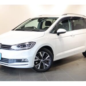 2020 Volkswagen Golf Touran white diesel used car Japan export
