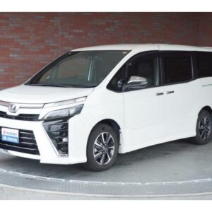 2019 Toyota Voxy pearl gasoline used car Japan export