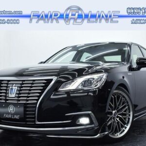 2017 Toyota Crown Hybrid black hybrid used car Japan export