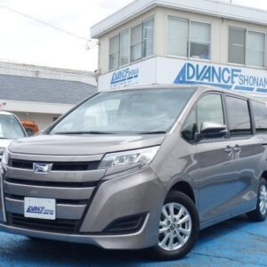 2020 Toyota Noah tea hybrid used car Japan export