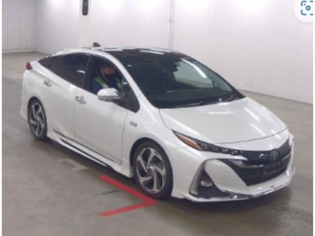 Ref:AUX-24782237 TOYOTA PRIUS PHV 2017 1 2017 Toyota Prius Phv pearl gasoline used car Japan export