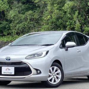 2022 Toyota Aqua silver hybrid used car Japan export