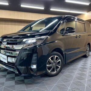 2017 Toyota Noah black gasoline used car Japan export