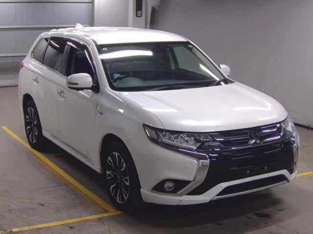 Ref:AUX-24793315 MITSUBISHI OUTLANDER PHEV 2015 1 2015 Mitsubishi Outlander Phev pearl gasoline used car Japan export
