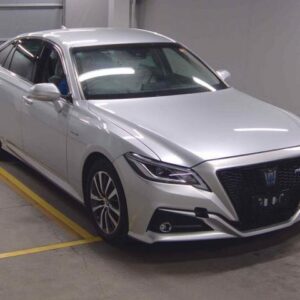 2018 Toyota Crown Hybrid silver gasoline used car Japan export