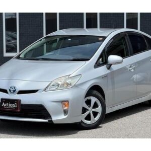 2014 Toyota Prius silver hybrid used car Japan export