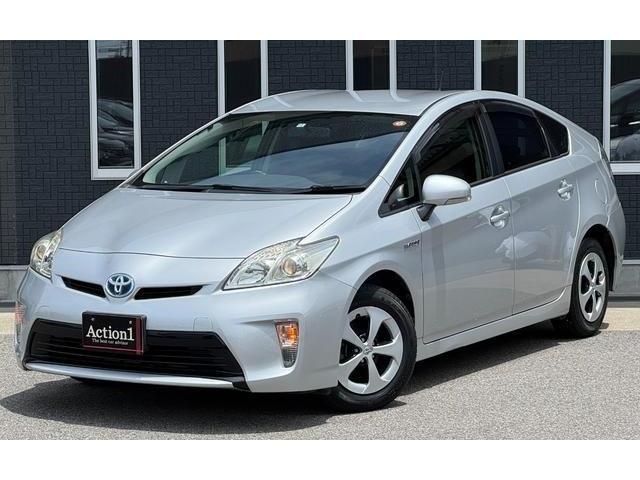 Ref:AUX-24802593 TOYOTA PRIUS 2014 1 2014 Toyota Prius silver hybrid used car Japan export