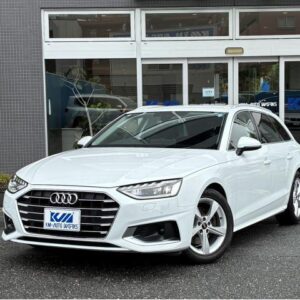 2022 Audi A4 Avant white hybrid used car Japan export
