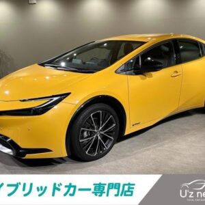 2024 Toyota Prius yellow hybrid used car Japan export