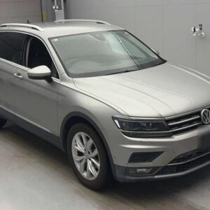 2018 Volkswagen Tiguan silver gasoline used car Japan export