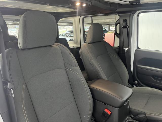 Ref:AUX-24809126 CHRYSLER JEEP JEEP WRANGLER 2025 4 Ref:AUX-24809126 CHRYSLER JEEP JEEP WRANGLER 2025 - Image 4