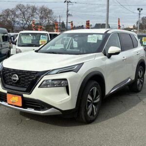 2027 Nissan X-Trail pearl gasoline used car Japan export