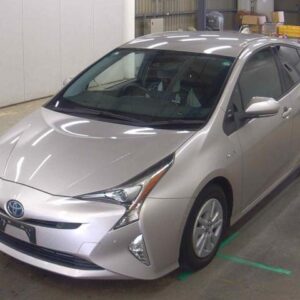 2017 Toyota Prius tea gasoline used car Japan export