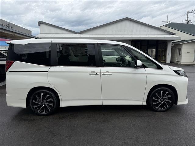 Ref:AUX-24813665 TOYOTA NOAH 2024 4 Ref:AUX-24813665 TOYOTA NOAH 2024 - Image 4