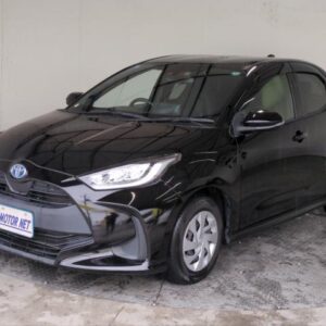 2021 Toyota Yaris black hybrid used car Japan export