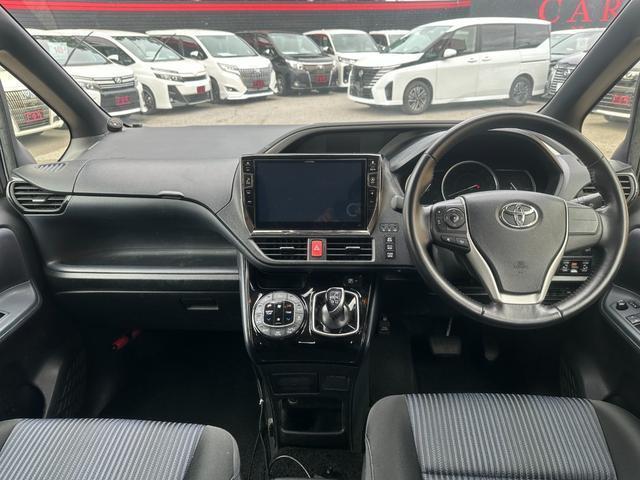 Ref:AUX-24827931 TOYOTA VOXY 2016 2 Ref:AUX-24827931 TOYOTA VOXY 2016 - Image 2