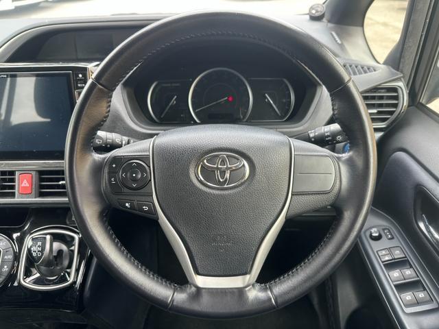 Ref:AUX-24827931 TOYOTA VOXY 2016 11 Ref:AUX-24827931 TOYOTA VOXY 2016 - Image 11